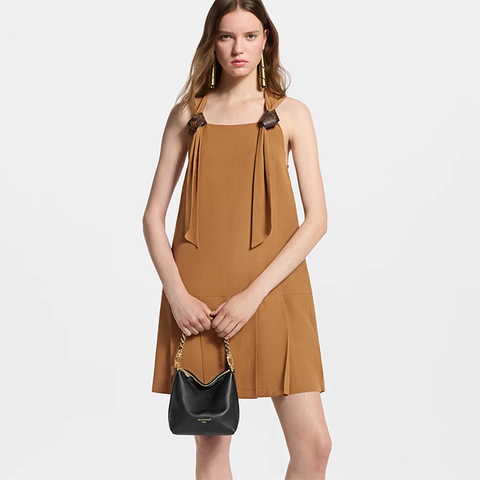 lv louis vuitton grain leather chain crossbody bag #m2a840